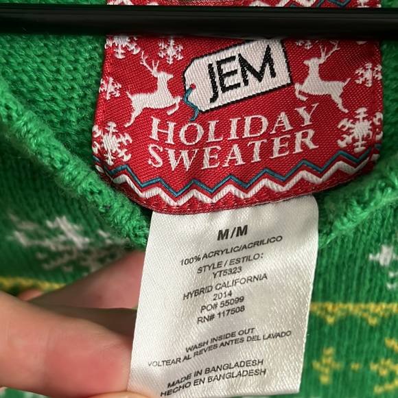 Christmas sweater 🎄🍻 - Picture 3 of 4